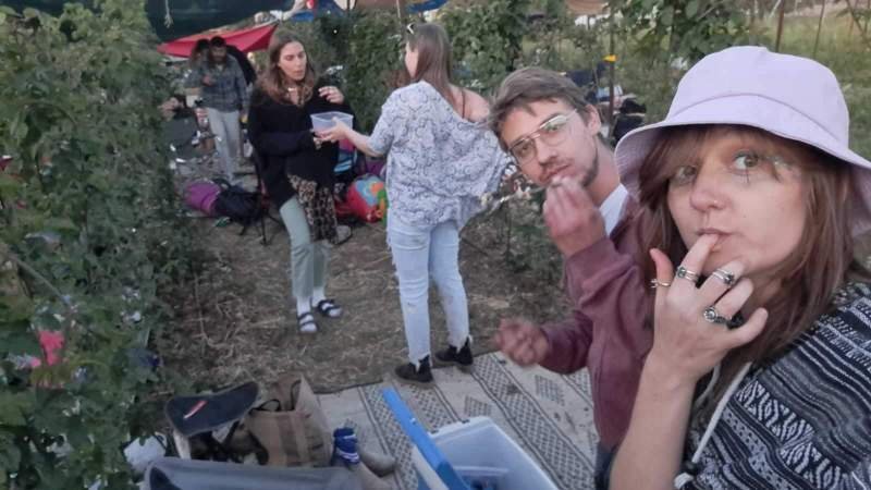 1_2023-04-26-19.15.08